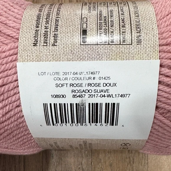 NWT Impeccable Yarn, 4.5 oz in Soft Rose by Loops & Threads - Pack of 5 - Picture 9 of 10
